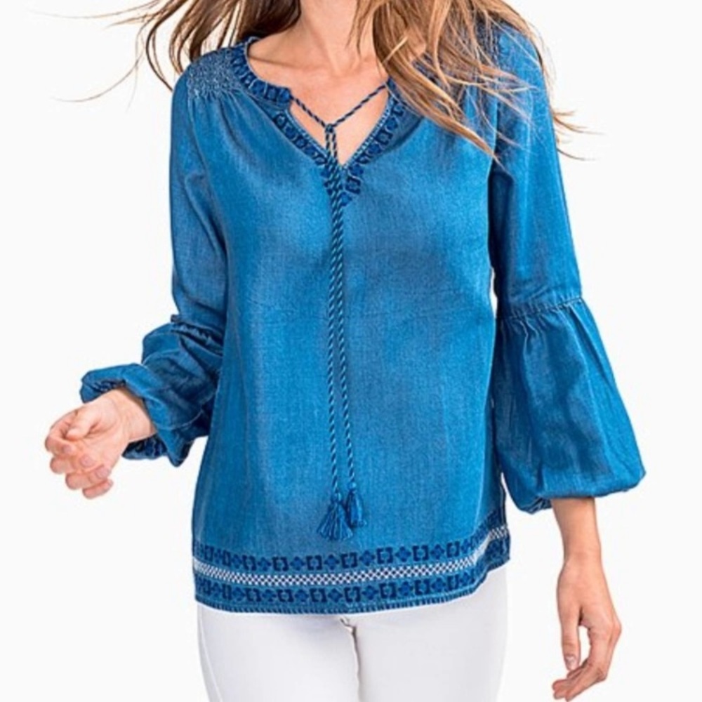 SOUTHERN TIDE BRINLEY BLUE CHAMBRAY PEASANT EMBROIDERED TASSEL TOP